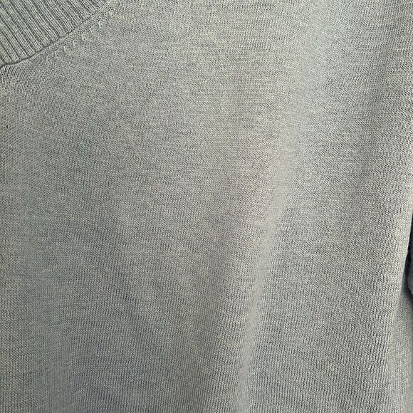 Gap V Neck Pullover Sweater - Picture 2 of 5